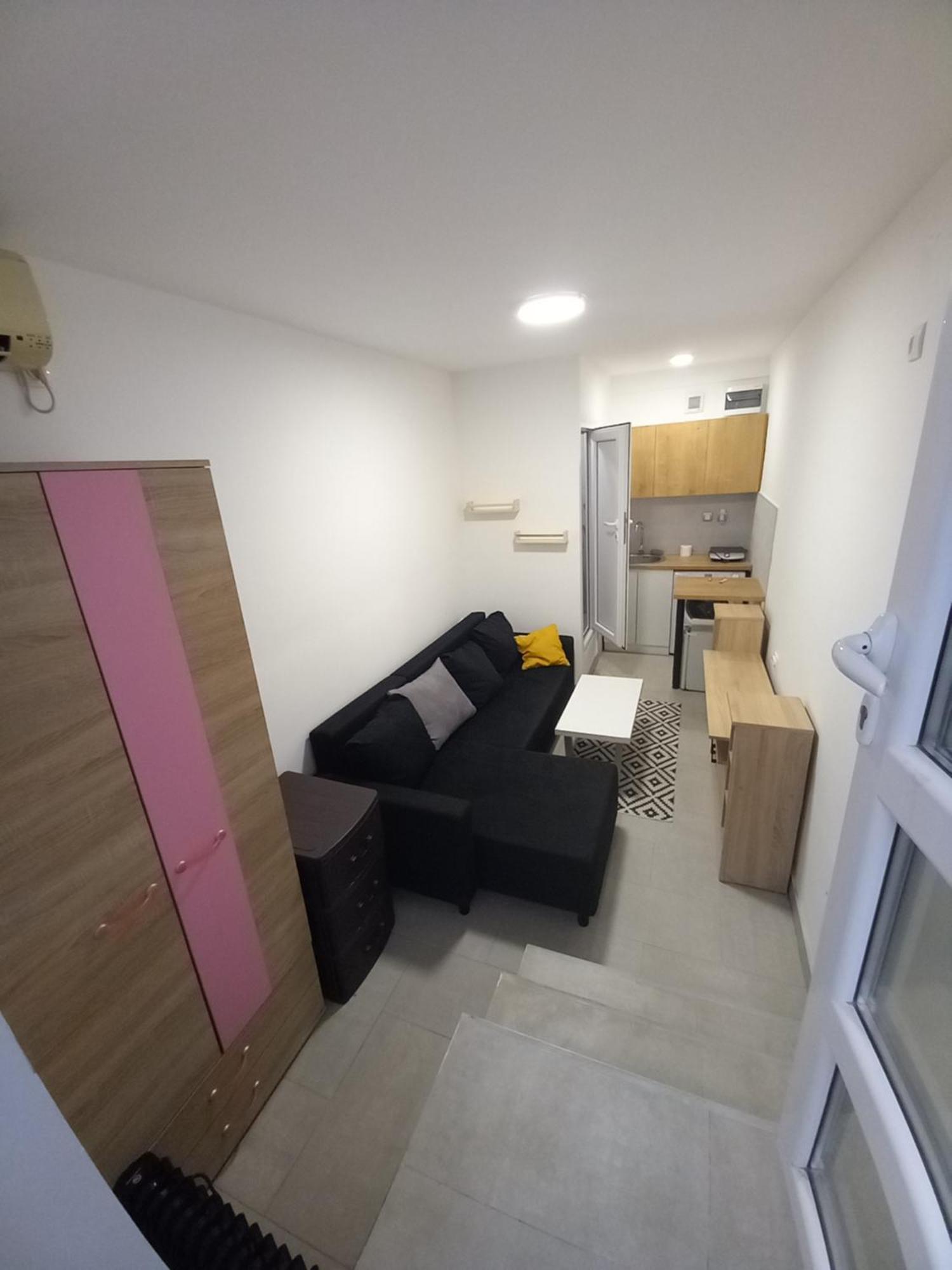 Under The Tree Apartment Belgrad